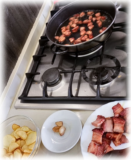 freir el chorizo de pueblo