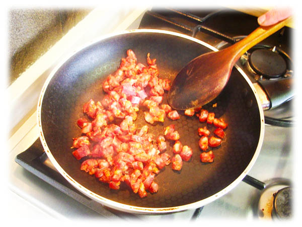 Tartaleta de Garbanzos con Chistora Friendo la Chistorra