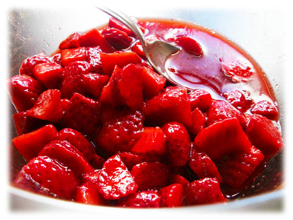 Fresas con Glacé de Vinagre a la Frambuesa Reposar y dejar sacar el jugo