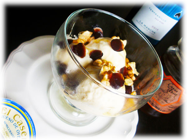 Helado Casero de Queso Manchego con Miel y Vino Tinto