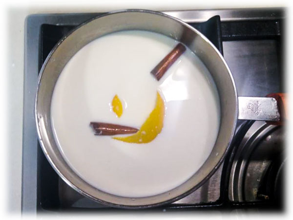 Infusionar Canela y Limón en Leche