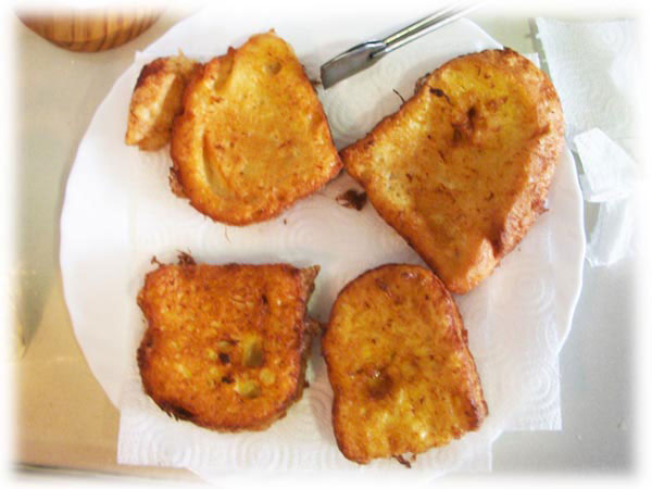 pasar las torrijas fritas por papel absorbente