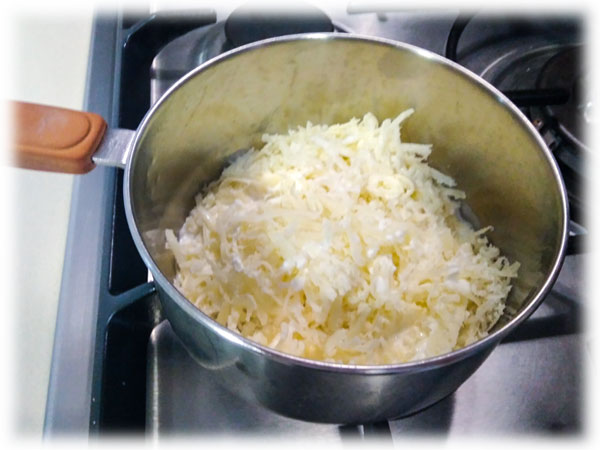Deshacer el Queso Machego en la nata